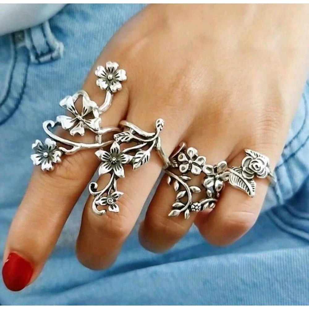 4 PC (Women's)-(Floral Ring Set)-(Silver)-(New)-(Ring Sizes Pitured)-$30.00 - Picture 1 of 5